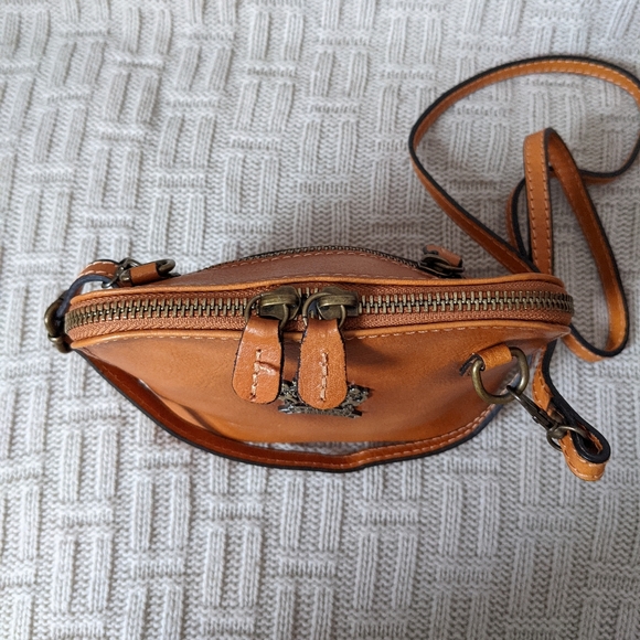 SOLD - Pratesi Firenze Crossbody Bag - EUC - Picture 10 of 16